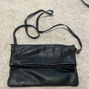 Black leather Pietro Crossbody
